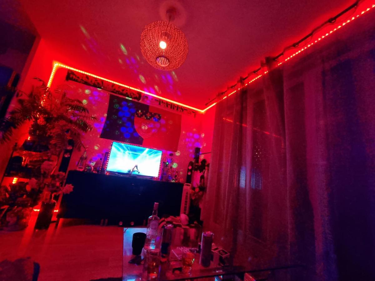 Love Room Sexy Love Cosy Lib Proche Centre Gare A Pied Aulnay-sous-Bois Exterior foto