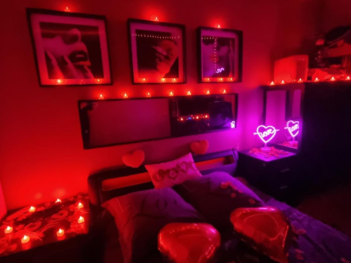 Love Room Sexy Love Cosy Lib Proche Centre Gare A Pied Aulnay-sous-Bois Exterior foto